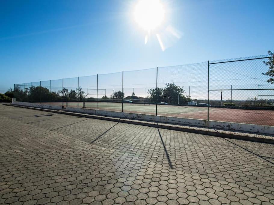 Lake Apartment - Pool And Sea View & Tennis Court & Bbq Pera Exterior photo