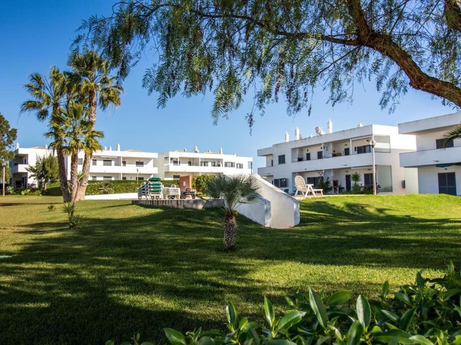 Lake Apartment - Pool And Sea View & Tennis Court & Bbq Pera Exterior photo